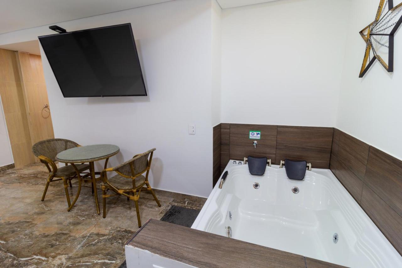 Hotel 0Asis De La Colina Boutique Girardot Bagian luar foto