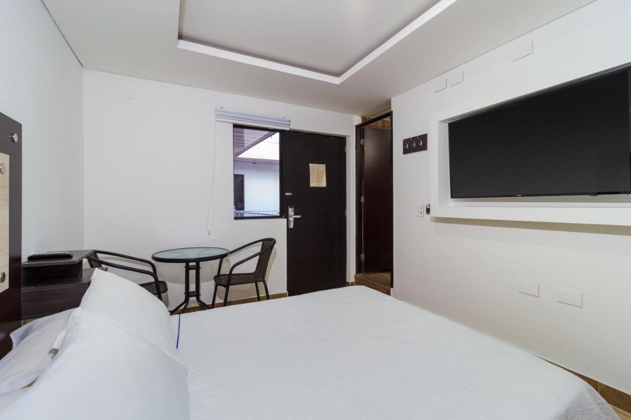 Hotel 0Asis De La Colina Boutique Girardot Bagian luar foto